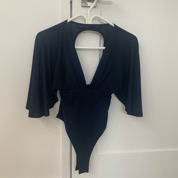 TWO SEXY CUT OUT FLARE SLEEVE BODYSUITS - Picture 4 of 8